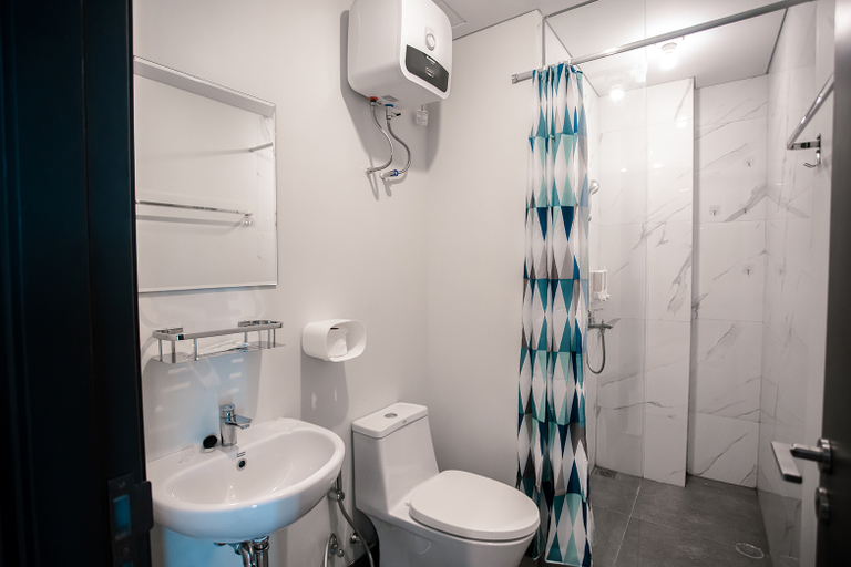 Bathroom 5, Palam Mansion at Apartemen One Residence, Batam