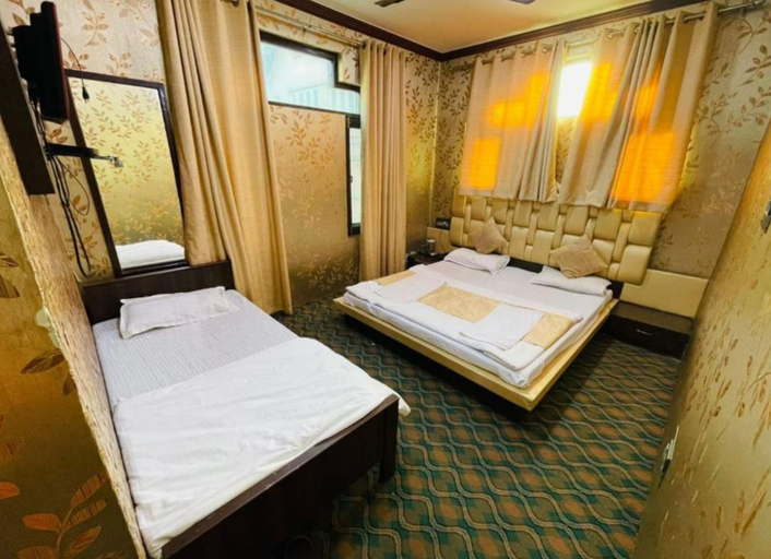 Bedroom 1, Goroomgo City Pride Srinagar, Srinagar
