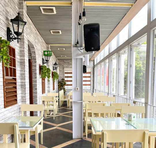 Food & Drinks 2, Wisata Niaga Campus, Banyumas