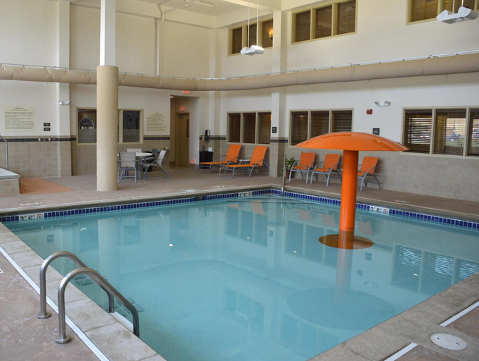 Sport & Beauty 5, Hampton Inn & Suites Jamestown, Stutsman