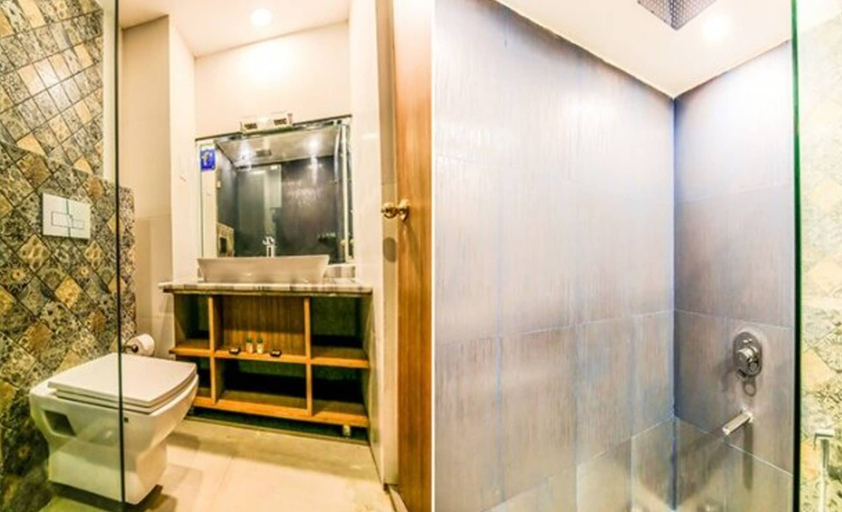 Bathroom, Fabhotel Kiara Heritage, North Goa