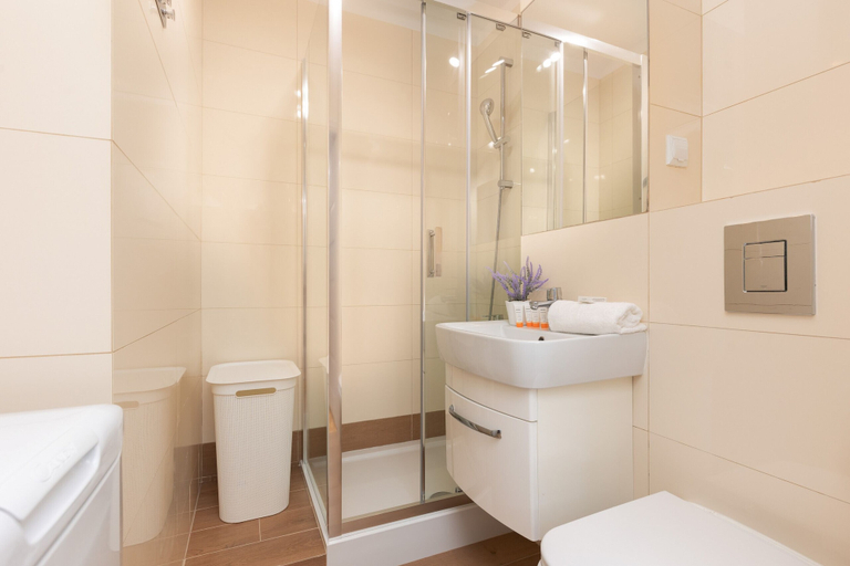 Bathroom 4, Studio Grzybowska m. 112 by Renters, Warsaw