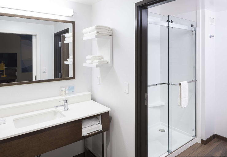 Bathroom 19