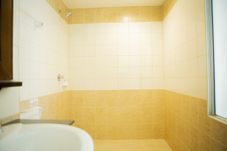 Bathroom 5, Blue Skyline Hotel, Pulau Phuket