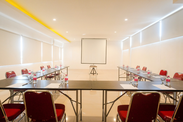 Business Facilities 23