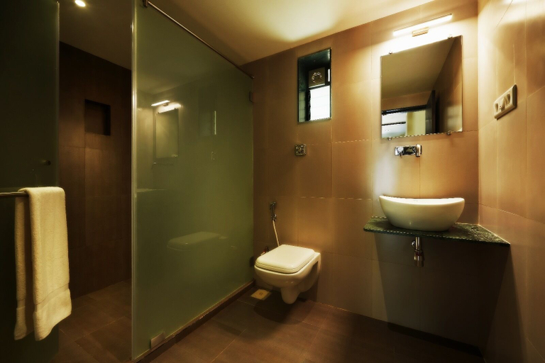 Bathroom 3, The Aksa Hotel, Mumbai Suburban