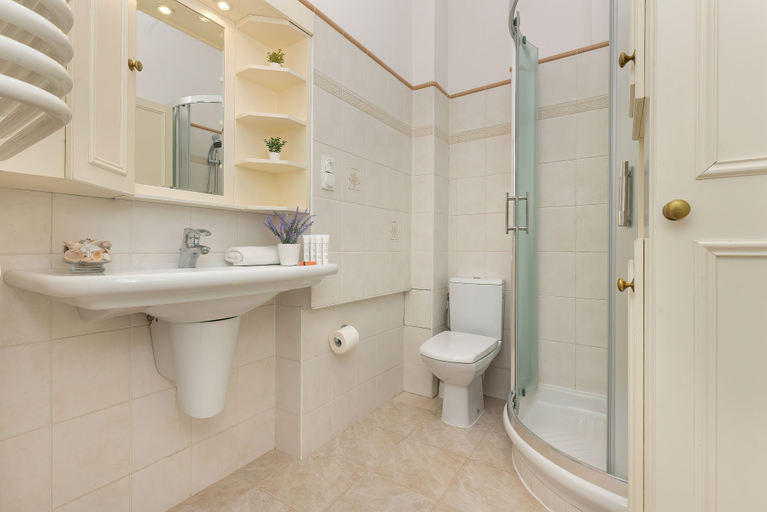 Bathroom 4, Classic Warsaw by Renters Prestige, Warsaw