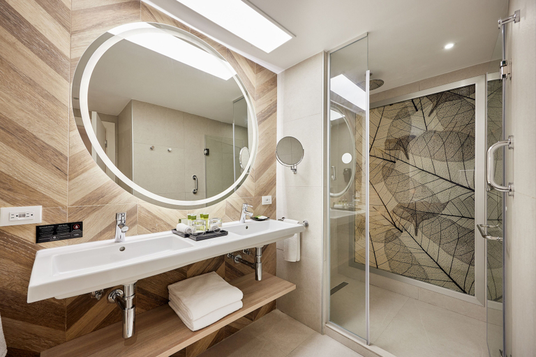 Bathroom 5, Hotel Riu Palace Macao - Adults Only - All Inclusive, Salvaleon de Higuey