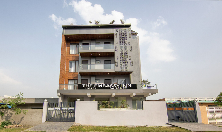 Exterior & Views 2, Treebo Premium Embassy Inn, Gautam Buddha Nagar