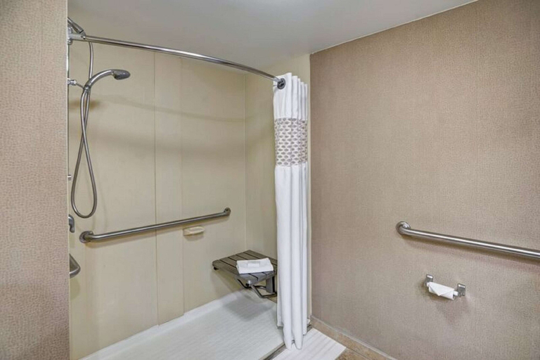 Bathroom 4, Hampton Inn Albany-Wolf Road (Airport), Albany