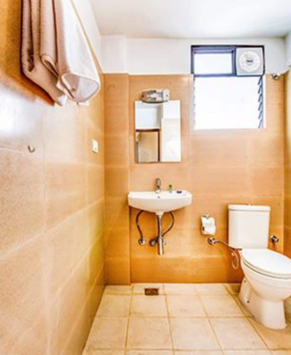 Bathroom, Fabhotel Vista Suites, Bangalore