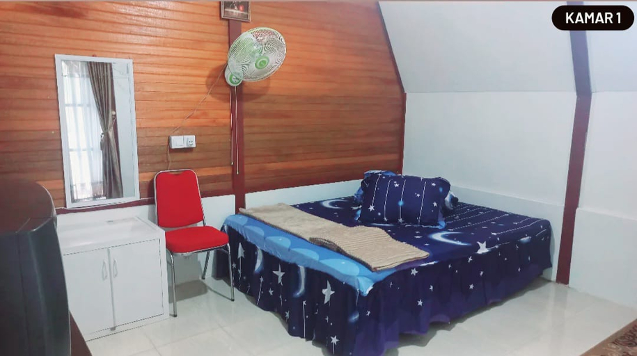 Anggun Homestay - Tap to explore photos