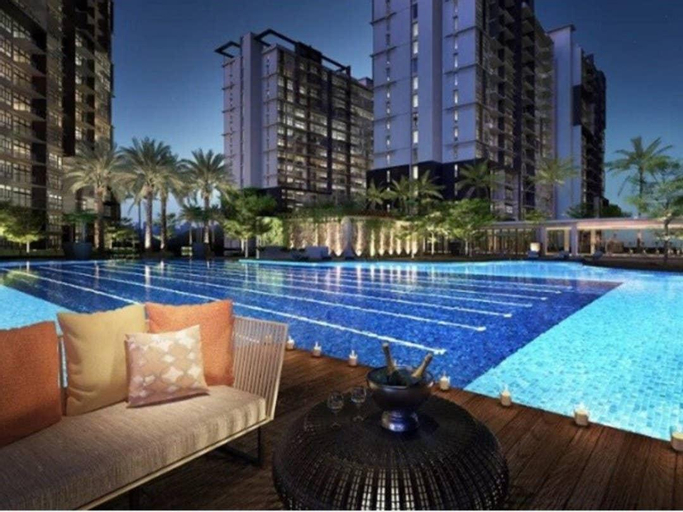Sport & Beauty, Parc Regency Plentong Giant Studio Netflix 2Q Bed, Johor Bahru