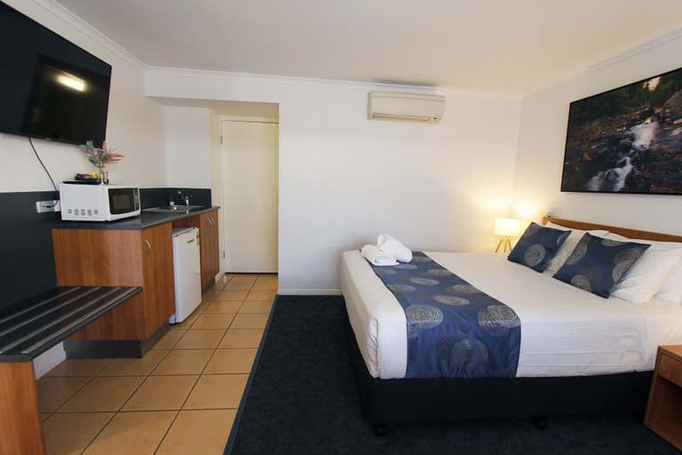 Bedroom 3, Windmill Motel and Events Centre, Mackay - Pt A