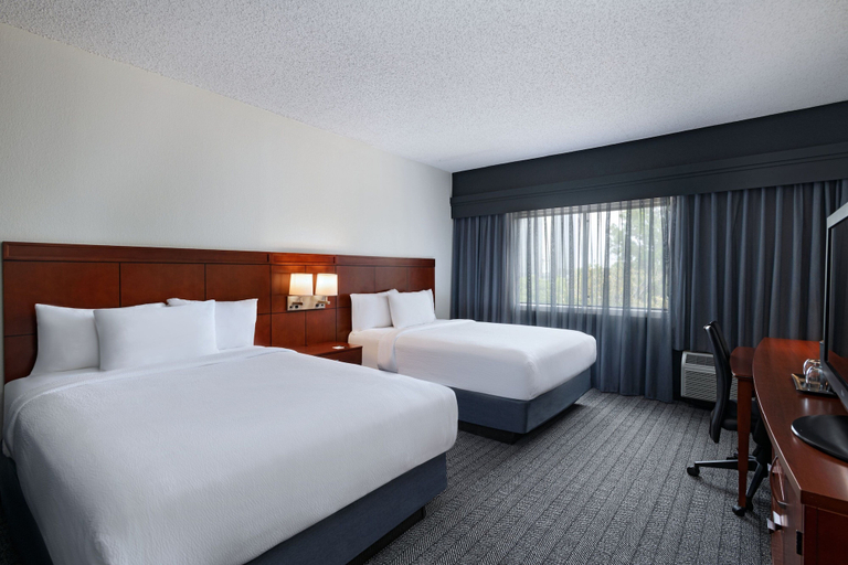 Bedroom 3, Courtyard by Marriott Dallas Arlington/Entertainment Dist, Arlington