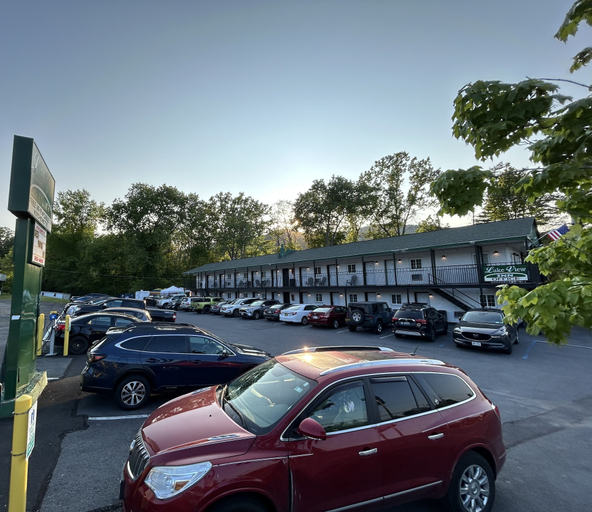Public Area, Lake View Inn, Warren