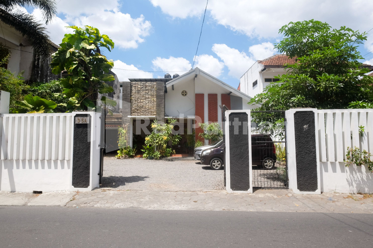 Ndliman House near UGM Jogja Mitra RedDoorz, Sleman