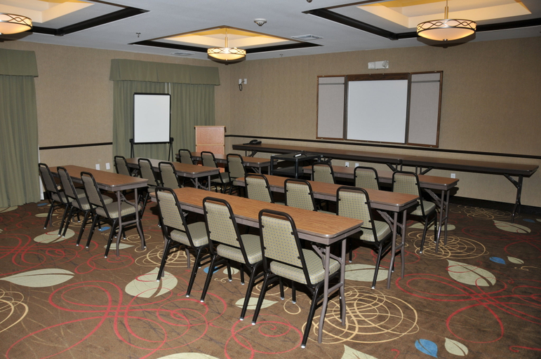Business Facilities 4, Holiday Inn Express & Suites CLINTON by IHG, Custer