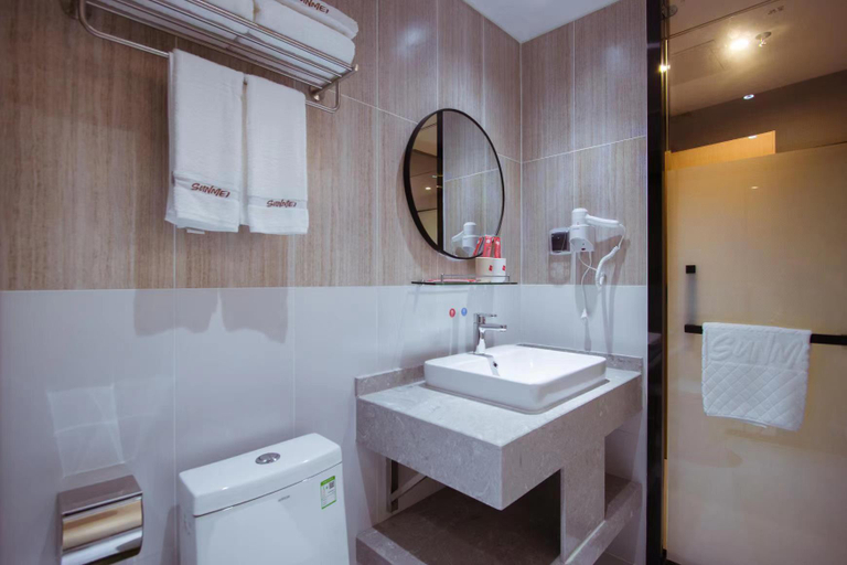 Bathroom 3, Thank Inn Hotel Guangxi Hechi Yizhou Sankeshu, Hechi