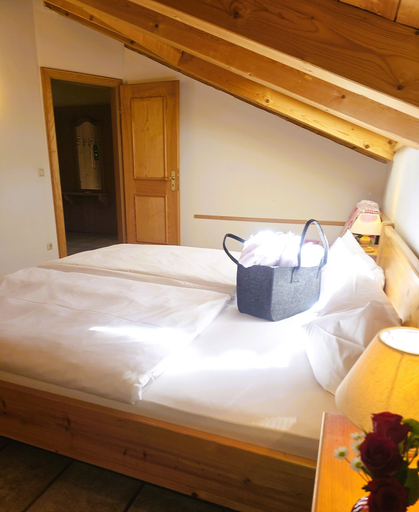 Bedroom 4, Achentaler Vitalhotel, Traunstein