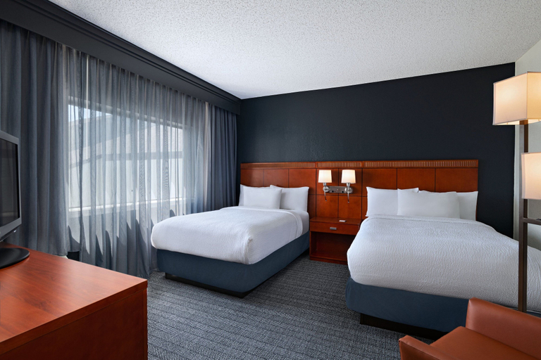 Bedroom 3, Courtyard by Marriott Dallas Arlington/Entertainment Dist, Arlington