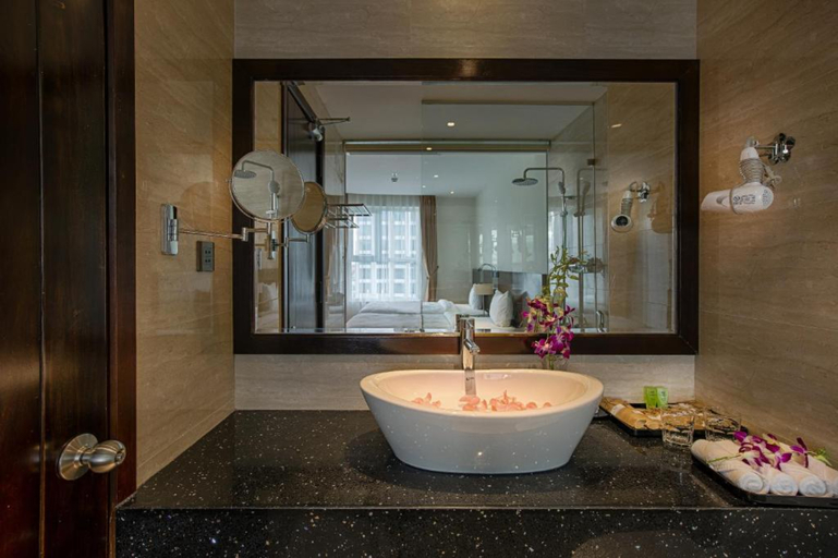 Bathroom 3, Sofia Suite Hotel Danang, Da Nang