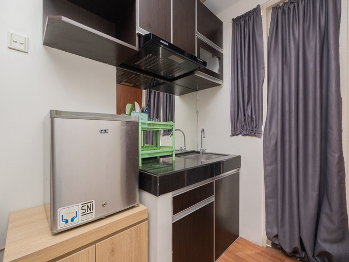 Dining Room, Apartemen Green Lake View Ciputat by Alfa Rooms, South Tangerang