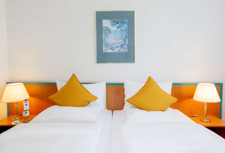 Bedroom 3, Dorint Hotel Leipzig, Leipzig