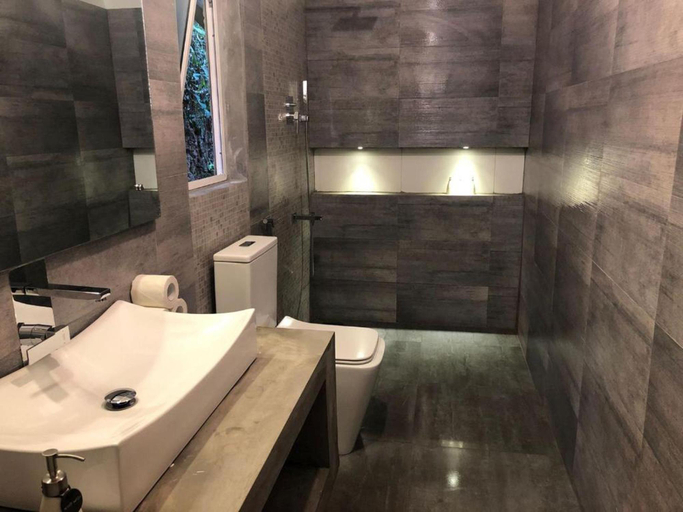 Bathroom 3, River Garden Resort, Imbulpe