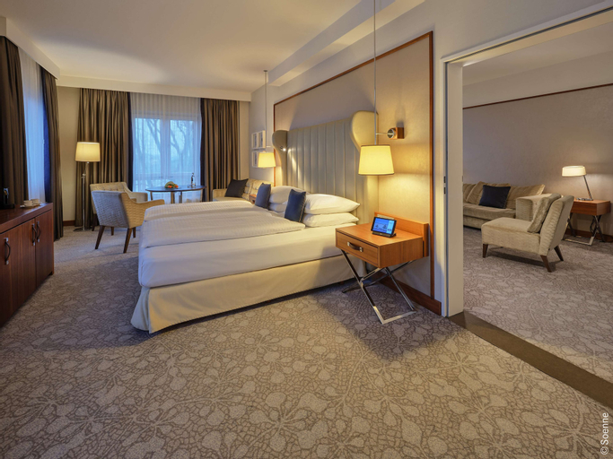 Bedroom 3, Dorint Hotel Bonn, Bonn