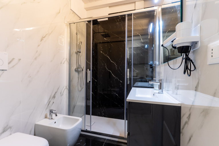 Bathroom 3, 3560 Le Suite di Chiara -orchidee by Barbarhouse, Lecce
