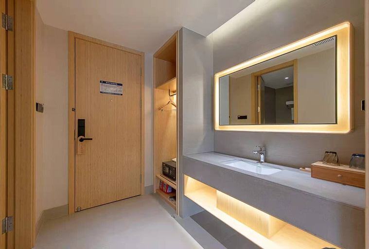 Bathroom 4