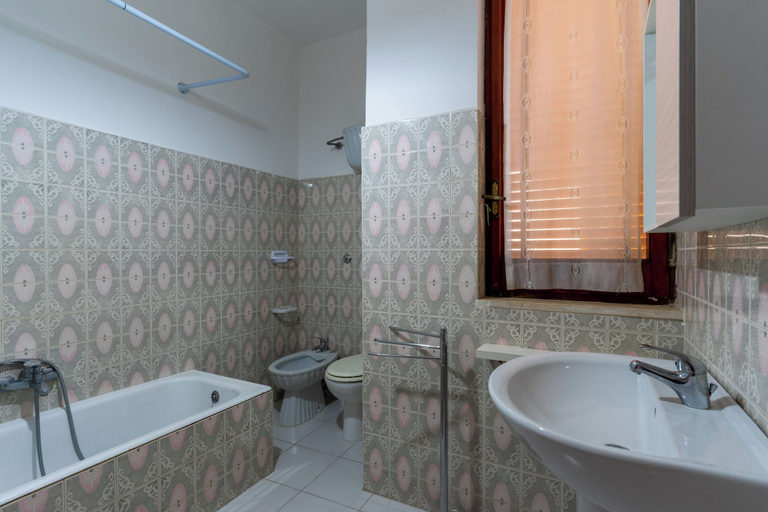 Bathroom 5, 3548 Appartamento Helios by Barbarhouse, Lecce