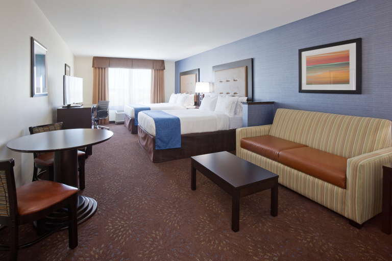 Bedroom 4, Holiday Inn Express & Suites FORT DODGE by IHG, Webster