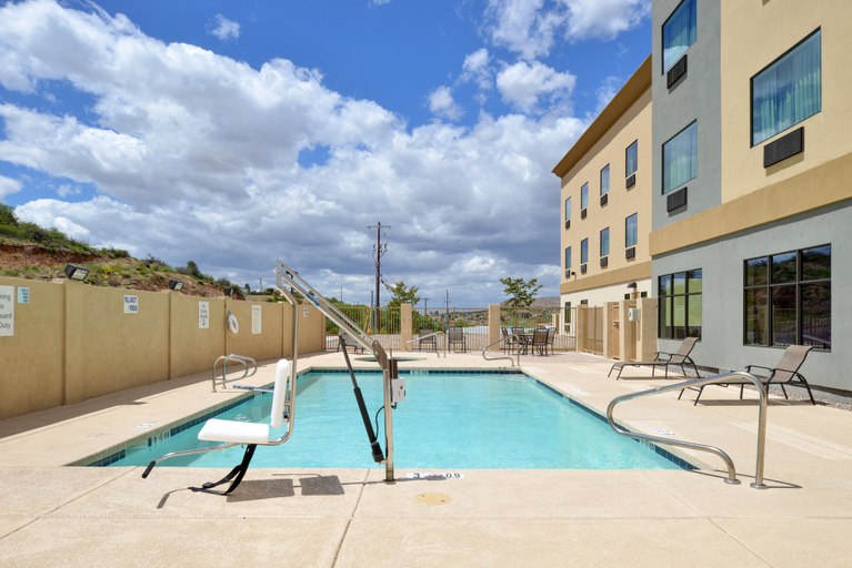 Sport & Beauty 3, Holiday Inn Express & Suites GLOBE by IHG, Gila