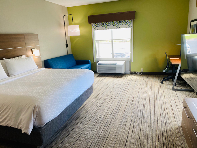 Bedroom 2, Holiday Inn Express & Suites ENTERPRISE by IHG, Coffee