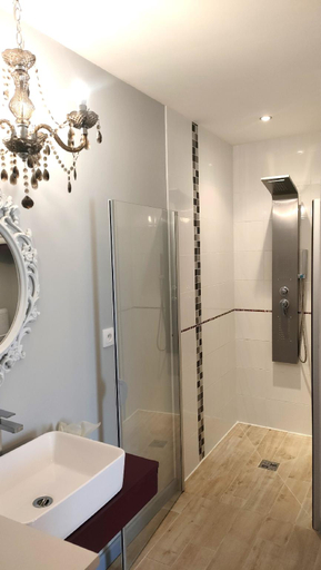 Bathroom 5, Les Logis d Ussé, Indre-et-Loire