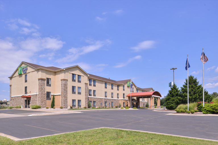 Exterior & Views
