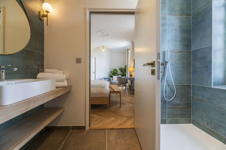 Bathroom 5, Belle Epoque, Savoie