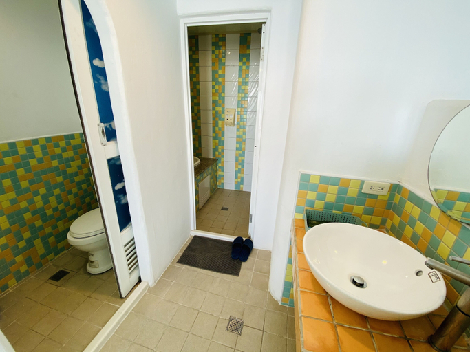 Bathroom 3, Seya Inn, Pingtung