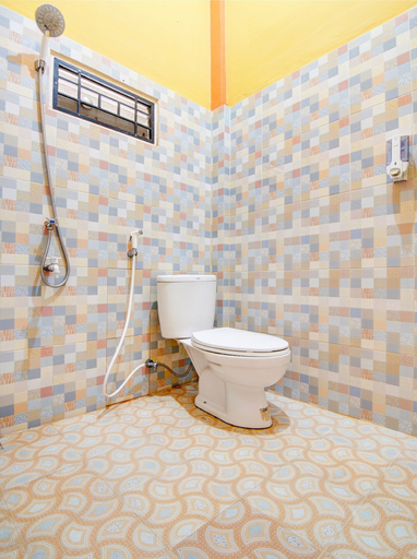 Bathroom 3, OYO 93087 Wisma Apel Syariah, Pekanbaru