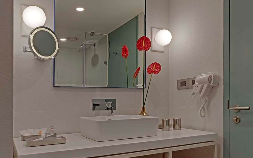 Bathroom 3, TRITON BY SHYAMA HOTELS & RESORTS, Raipur