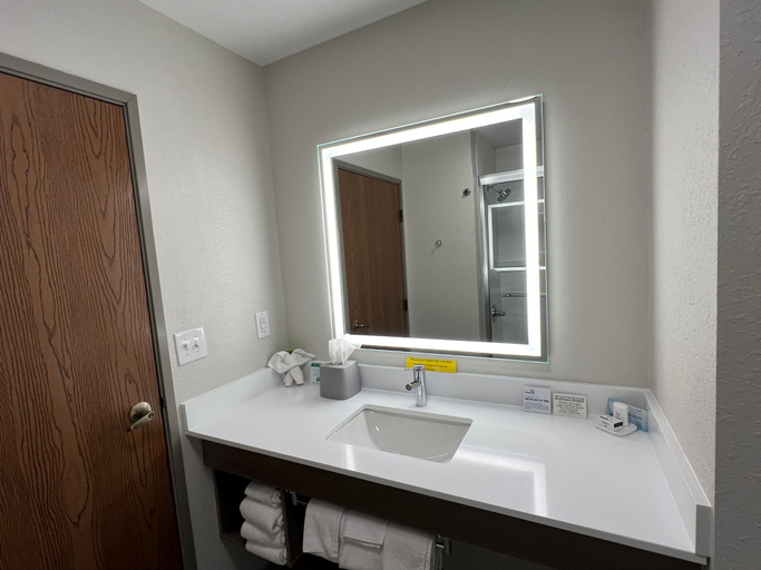 Bathroom 5, Holiday Inn Express & Suites DUBOIS by IHG, Clearfield