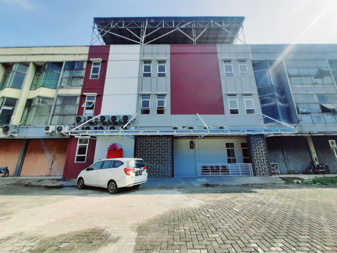 Exterior 1