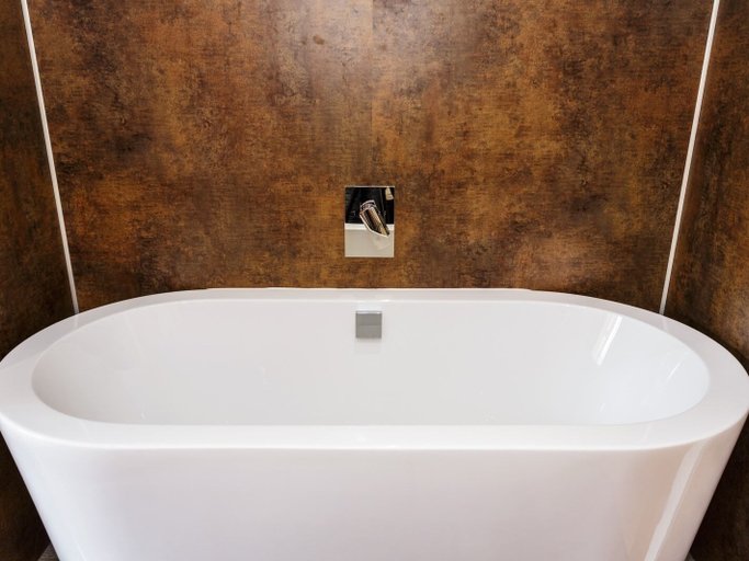 Bathroom 4, The Orange Tree, Cambridgeshire