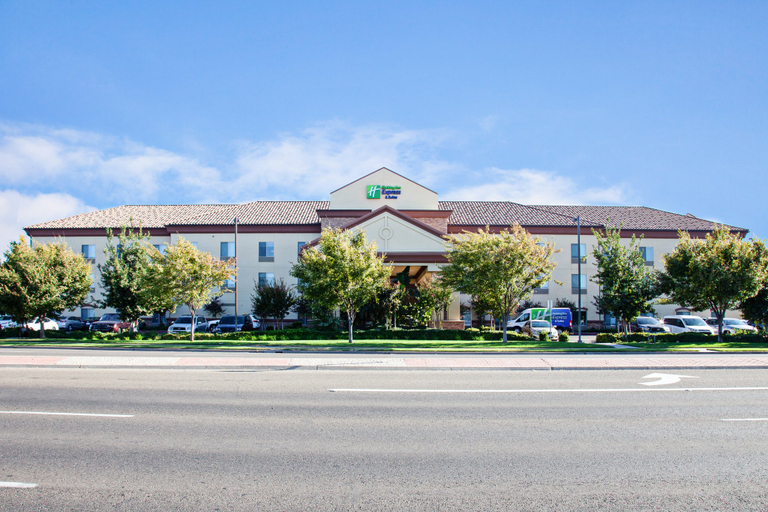 Exterior & Views 2, Holiday Inn Express & Suites CLOVIS-FRESNO AREA by IHG, Fresno