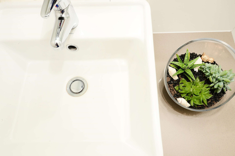 Bathroom 4, Oaks Moranbah Suites, Belyando