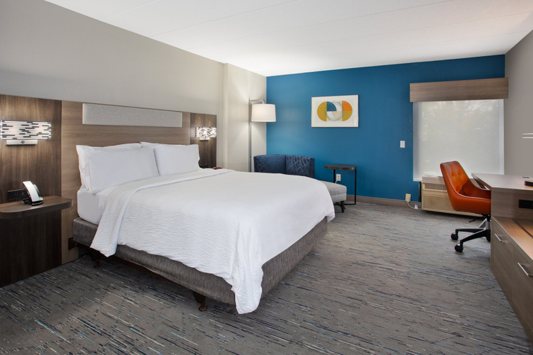 Bedroom 3, Holiday Inn Express & Suites DOVER by IHG, Kent