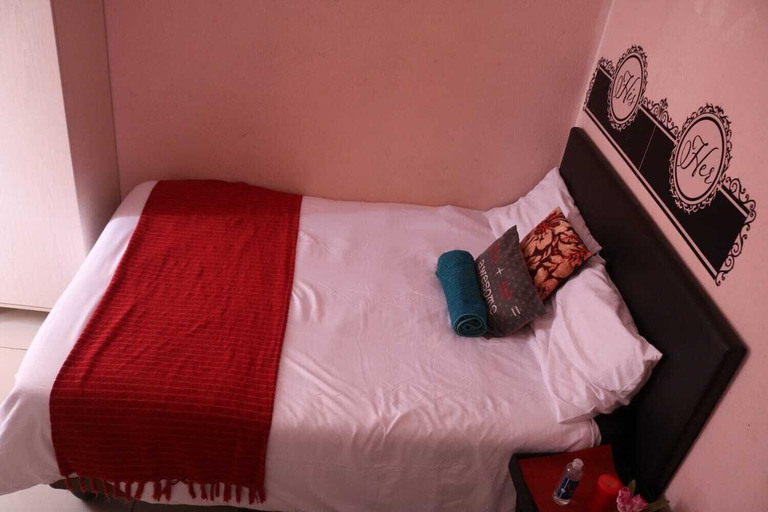 Bedroom 2, Khutsong Lodge, Ehlanzeni