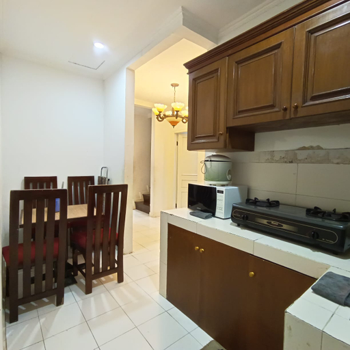 Dining Room 3, Villa Kota Bunga N6-22 - 4BR with Pool by Zahra Al-Jazeerah, Bogor